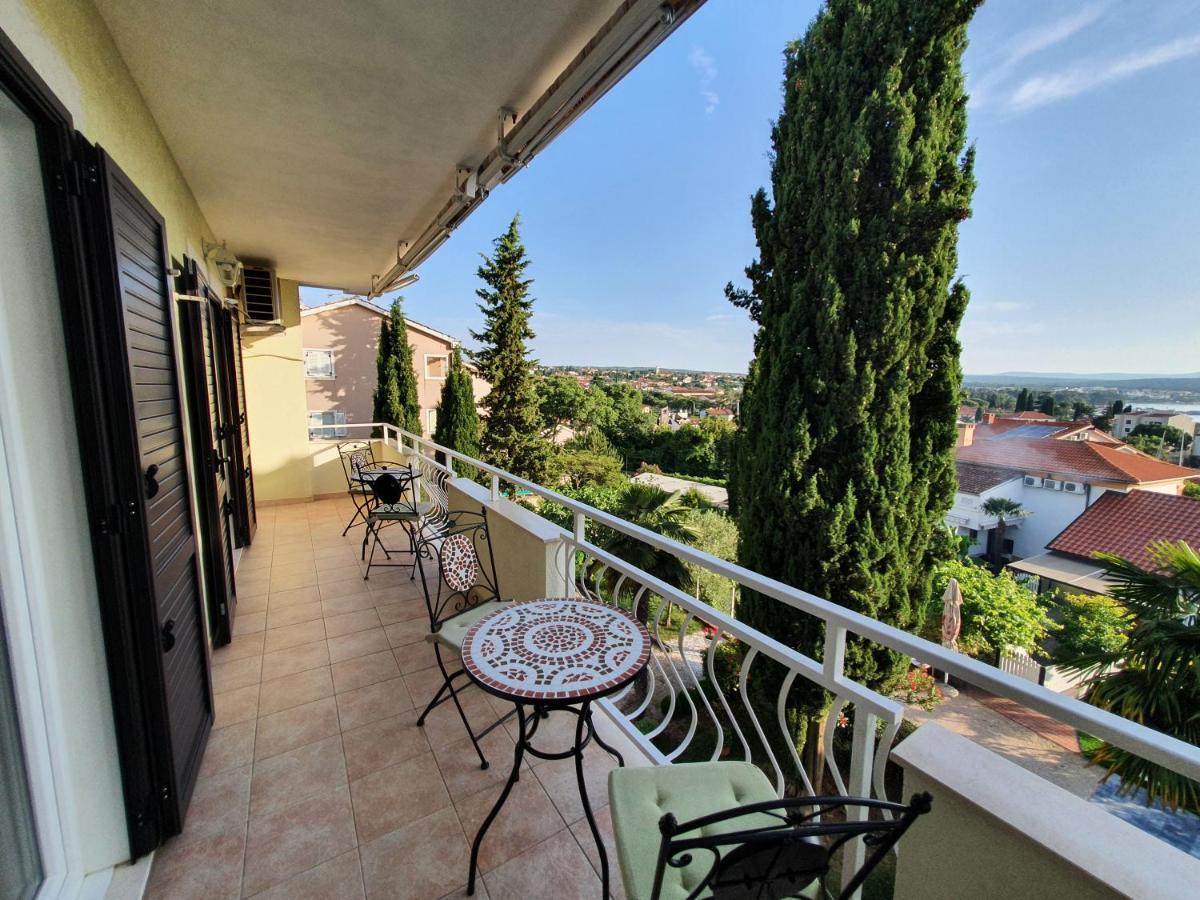 Apartments Zic Малинска Екстериор снимка