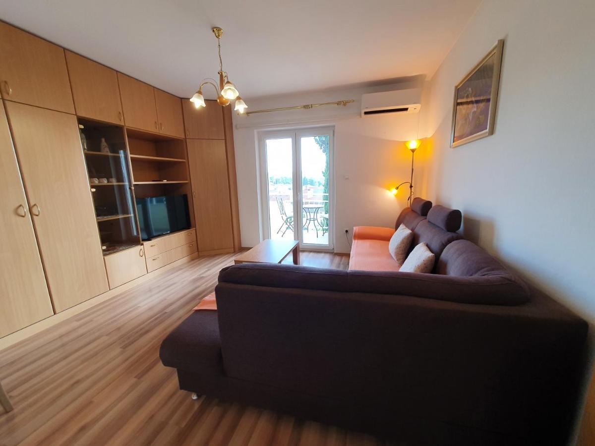 Apartments Zic Малинска Екстериор снимка