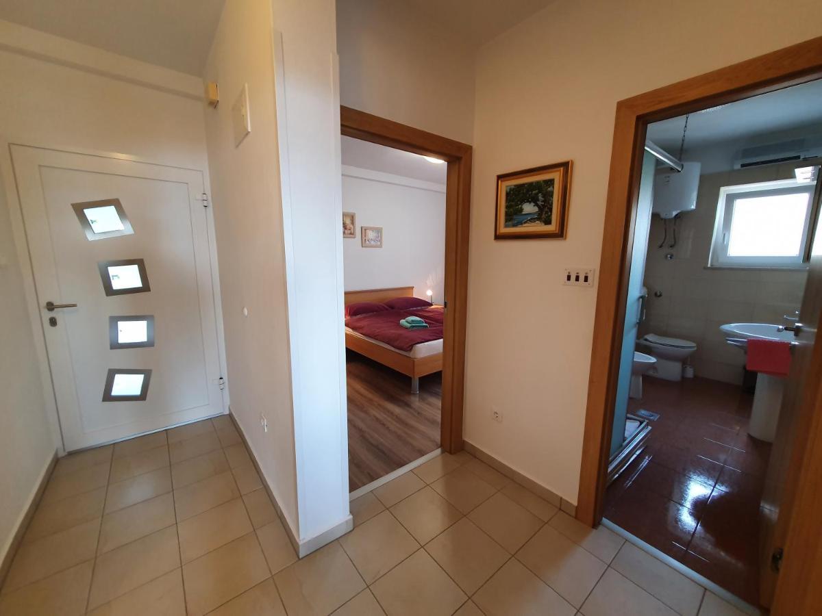 Apartments Zic Малинска Екстериор снимка