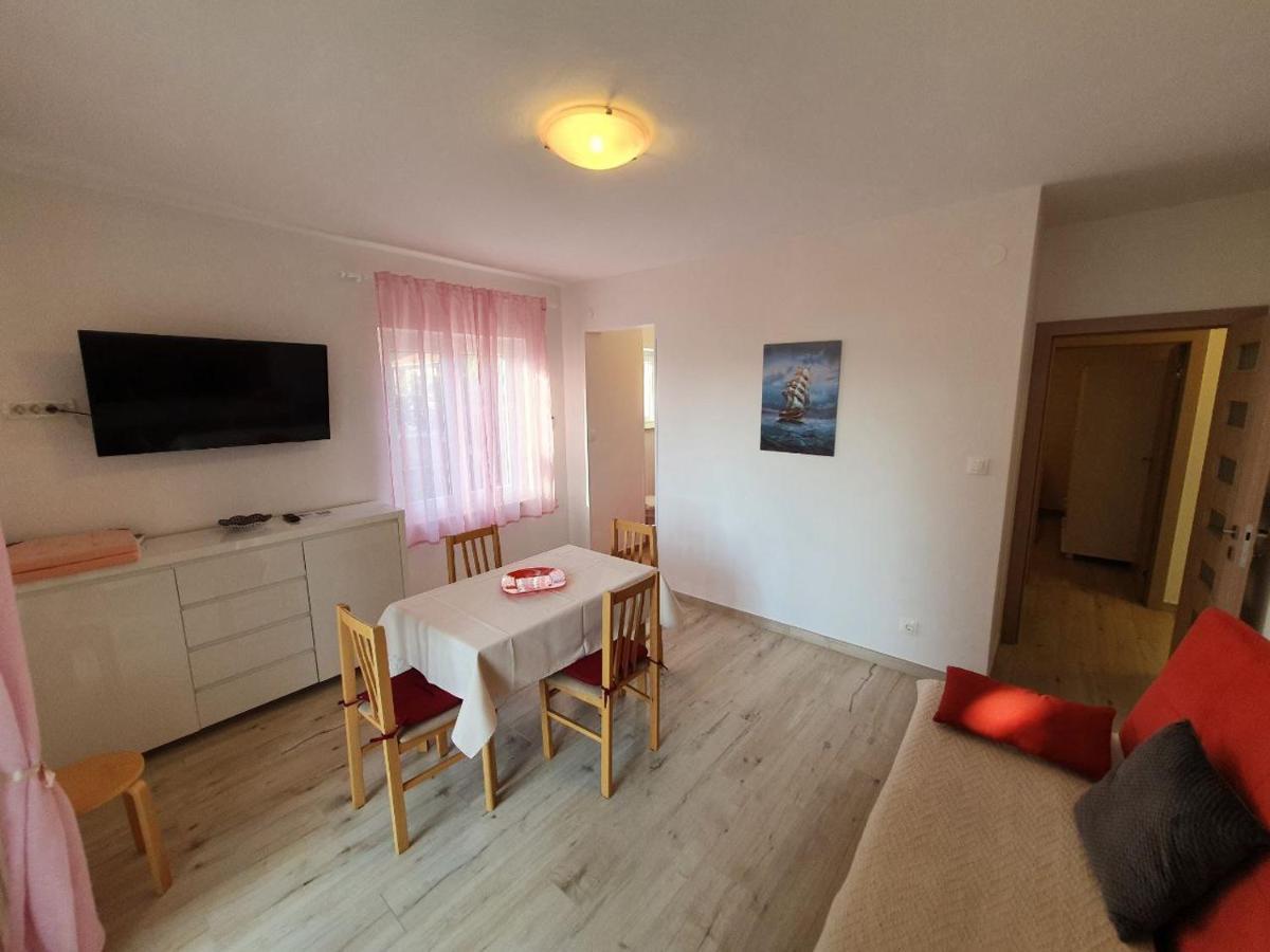 Apartments Zic Малинска Екстериор снимка