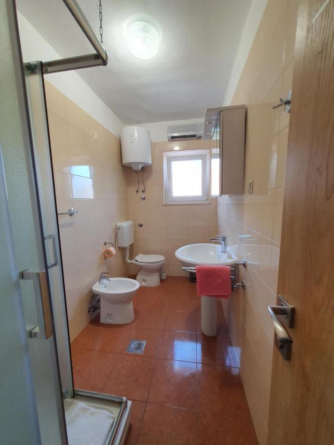 Apartments Zic Малинска Екстериор снимка