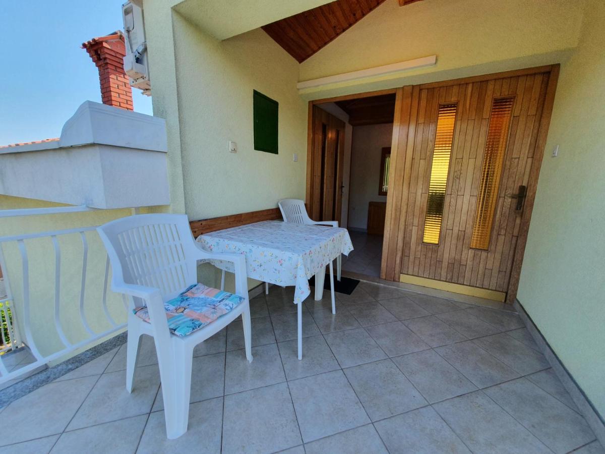 Apartments Zic Малинска Екстериор снимка